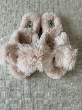 UGG Fluff Slide Slippers Women’s Size 7 Blush Pink Sheepskin